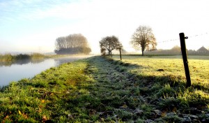 wandelpad aan rivier